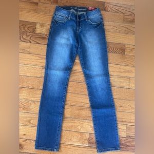Guess Sarah skinny jeans 27 nwt